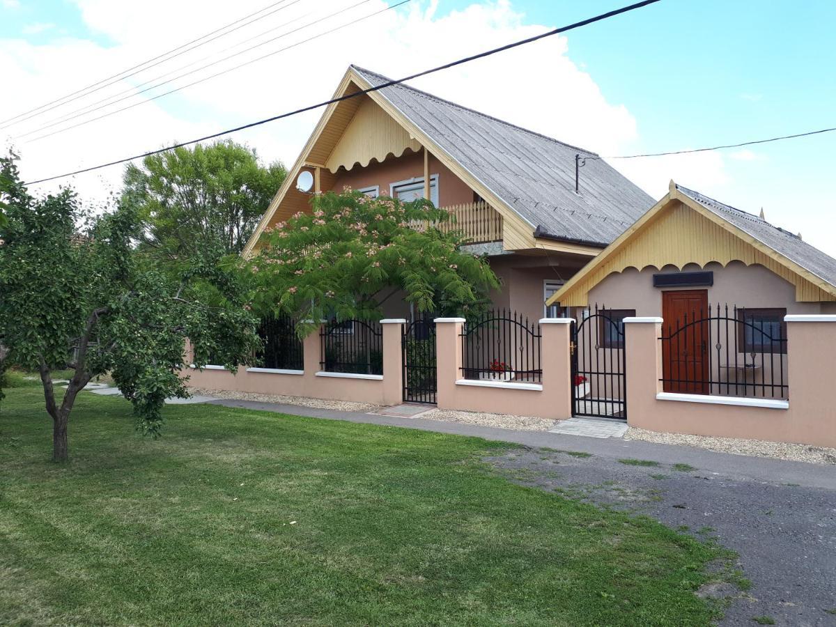 Matyas Vendeghaz Appartement Füzesgyarmat Buitenkant foto